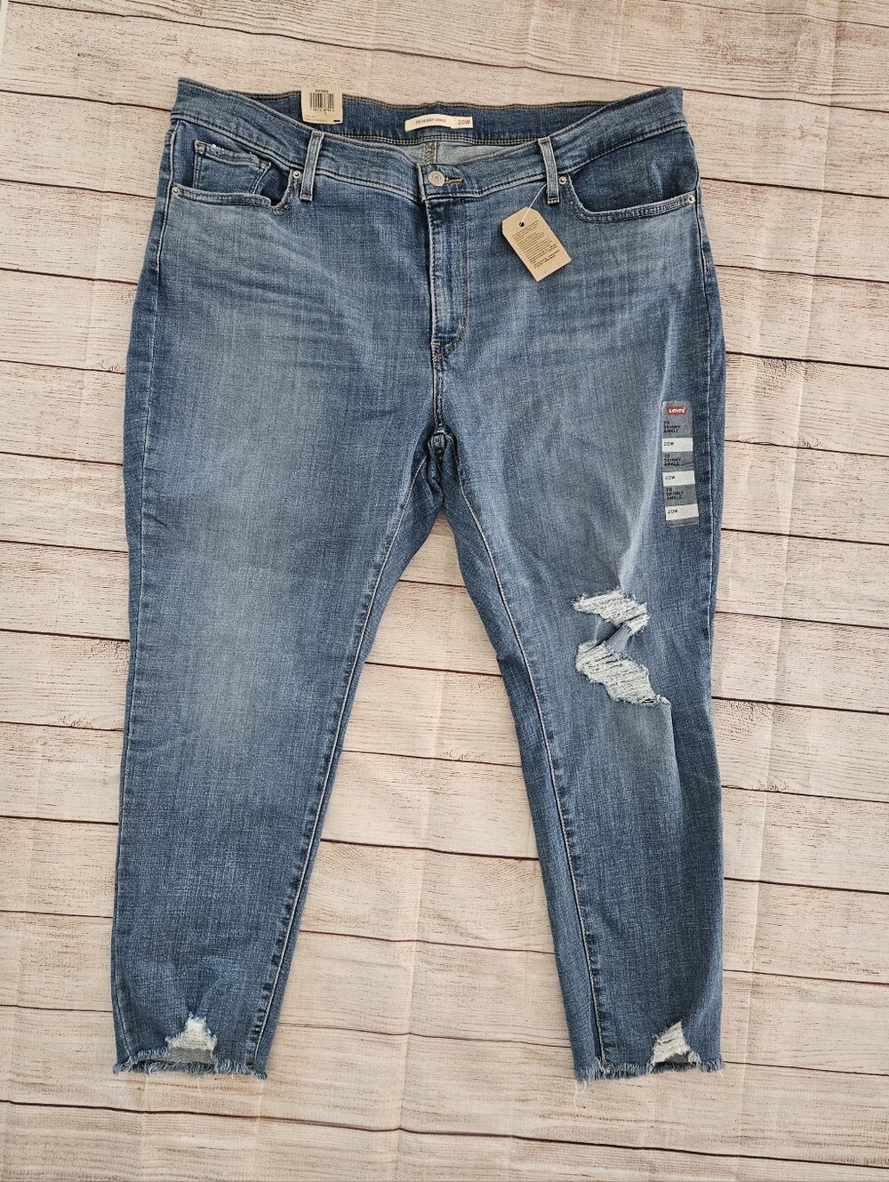 Levi's Distressed Ankle Cropped Jeans in Medium Blue